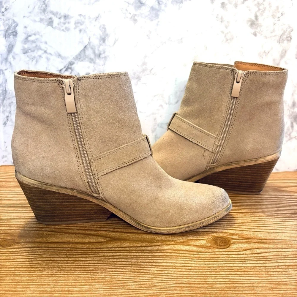 Very Volatile Los Angeles Suede Leather Ankle Boots Booties Tan Size 8.5